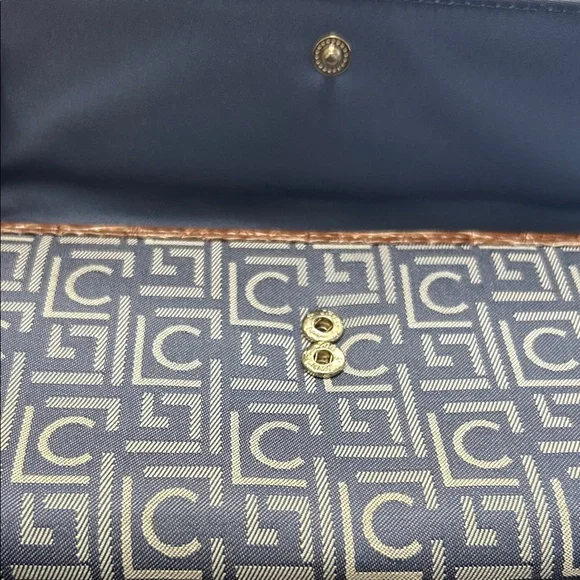 Liz Claiborne Blue and Tan Wallet - Picture 6 of 6